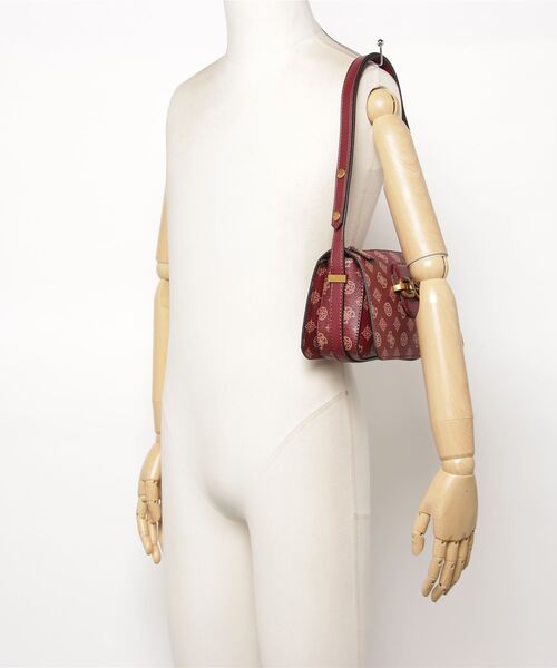 Guess(ゲス)の「HENSELY LOGO Top Zip Shoulder Bag(ショルダーバッグ・レディース・レッド・ONE SIZE)」の12枚目の写真