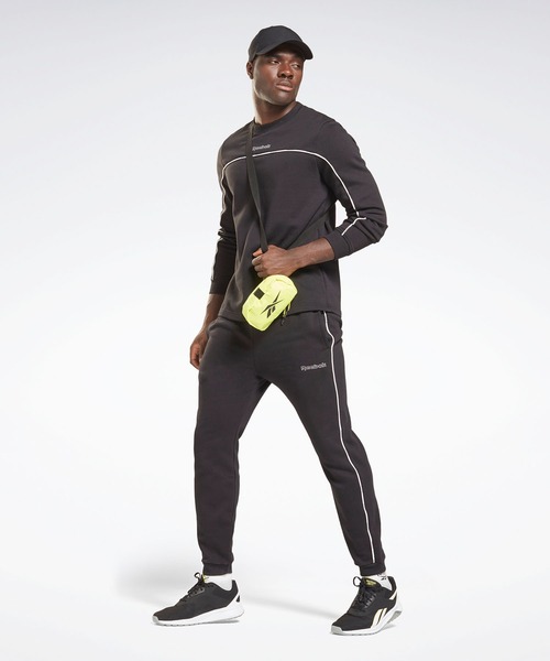 Reebok(リーボック)の「トレーニング エッセンシャルズ パイピング クルー スウェットシャツ / Training Essentials Piping Crew Sweatshirt(スウェット・メンズ・ブラック/ネイビー・X-SMALL/XXX-LARGE/LARGE/MEDIUM/X-LARGE/SMALL/XX-LARGE)」の5枚目の写真