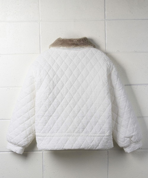 me+em select（ミームセレクト）の「2WAY　フェイクファー襟クリンクルキルティングブルゾン（ブルゾン・レディース・ブラック/ホワイト・FREE）」の18枚目の写真