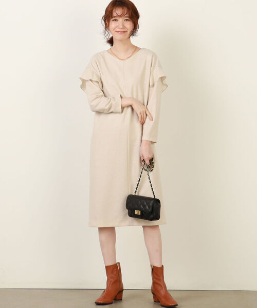 NOLLEY’S(ノーリーズ)の「ウールジョーゼットフリルワンピース(ワンピース・レディース・ネイビー/ベージュ/サックスブルー・38)」の4枚目の写真
