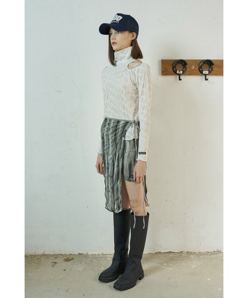oddoneout(オッドワンアウト)の「A'GEM/9 × .kom『ODD ONE OUT/オッドワンアウト』Circle cutting exmbo top/カッティング ロングTシャツ(Tシャツ/カットソー・レディース・ホワイト/ブラック・FREE)」の7枚目の写真