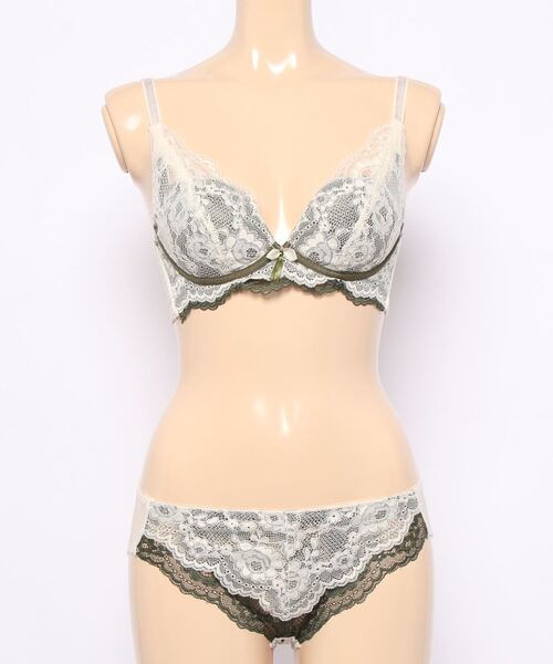 レースデザイン レッグウェア 2点セット＋ショーツ3点 Lace Ladies（レースレディース）の「セクシーレースブラ