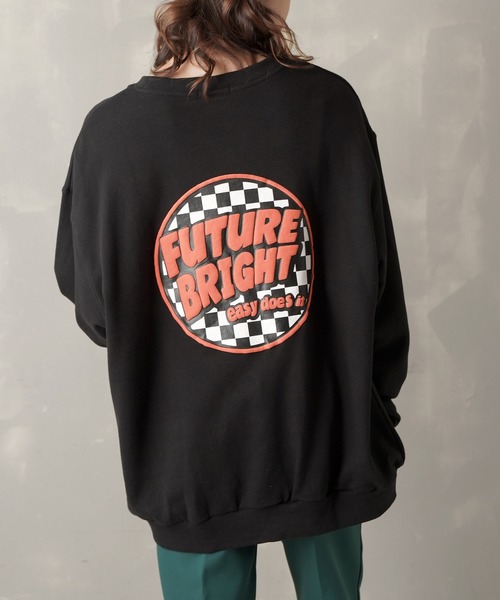 SPINNS（スピンズ）の「【ゆったりシルエット】サークルロゴバックプリントスウェット（スウェット・レディース・ブラック/スミクロ/ダークグリーン/オフホワイト/オートミール・ONESIZE）」の3枚目の写真