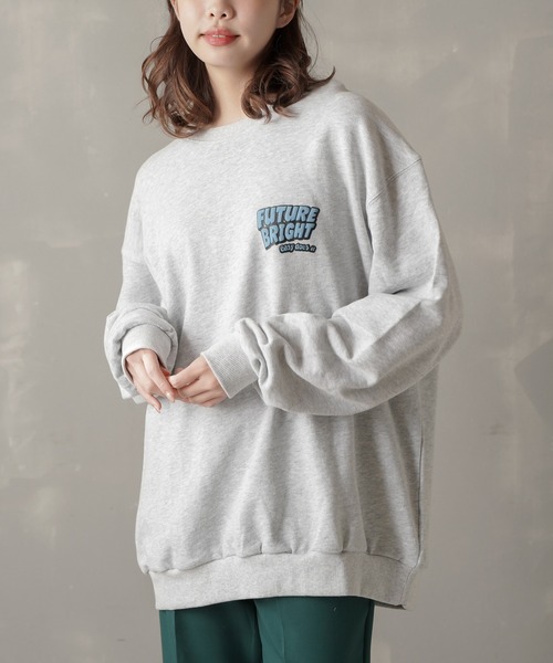 SPINNS（スピンズ）の「【ゆったりシルエット】サークルロゴバックプリントスウェット（スウェット・レディース・ブラック/スミクロ/ダークグリーン/オフホワイト/オートミール・ONESIZE）」の11枚目の写真