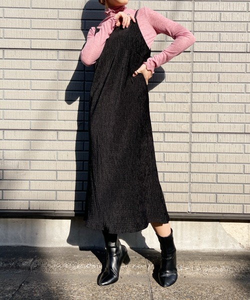 CLEA(クレア)の「ランダムプリーツキャミワンピース(ワンピース・レディース・ブラック/アイボリー/グレイッシュベージュ・FREE)」の11枚目の写真
