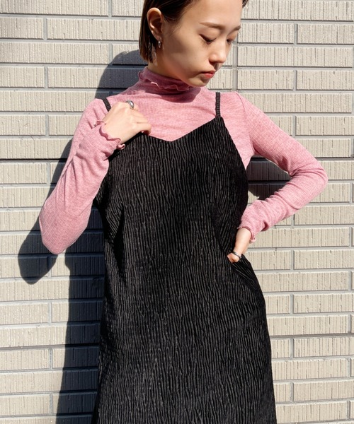 CLEA(クレア)の「ランダムプリーツキャミワンピース(ワンピース・レディース・ブラック/アイボリー/グレイッシュベージュ・FREE)」の13枚目の写真