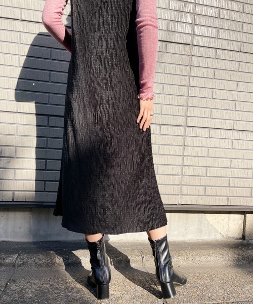 CLEA(クレア)の「ランダムプリーツキャミワンピース(ワンピース・レディース・ブラック/アイボリー/グレイッシュベージュ・FREE)」の17枚目の写真