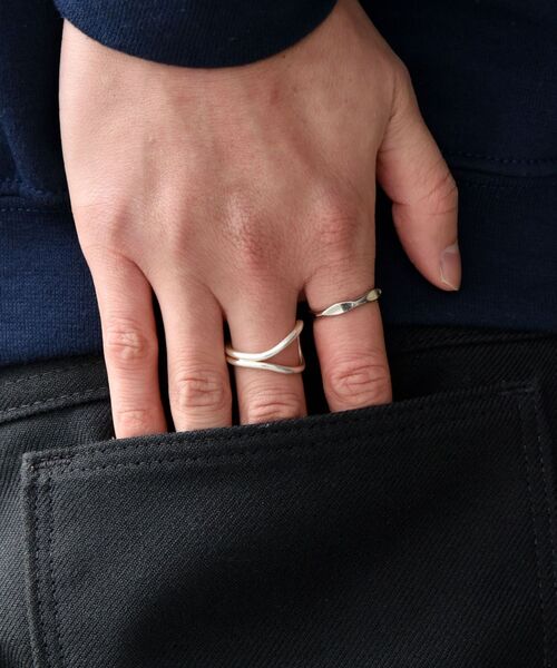 SHIPS（シップス）の「【WEB限定】SHIPS: 〈2点セット〉 デザイン リング（リング・メンズ・オフホワイト/ライトホワイト/ホワイト系/ストーン/ホワイト・ONE SIZE）」の5枚目の写真