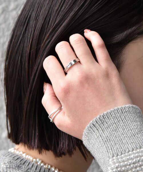 SHIPS（シップス）の「【WEB限定】SHIPS: 〈2点セット〉 デザイン リング（リング・メンズ・オフホワイト/ライトホワイト/ホワイト系/ストーン/ホワイト・ONE SIZE）」の2枚目の写真