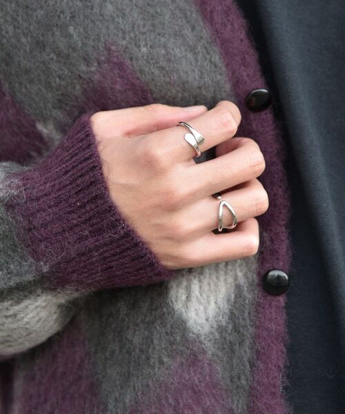 SHIPS（シップス）の「【WEB限定】SHIPS: 〈2点セット〉 デザイン リング（リング・メンズ・オフホワイト/ライトホワイト/ホワイト系/ストーン/ホワイト・ONE SIZE）」の3枚目の写真