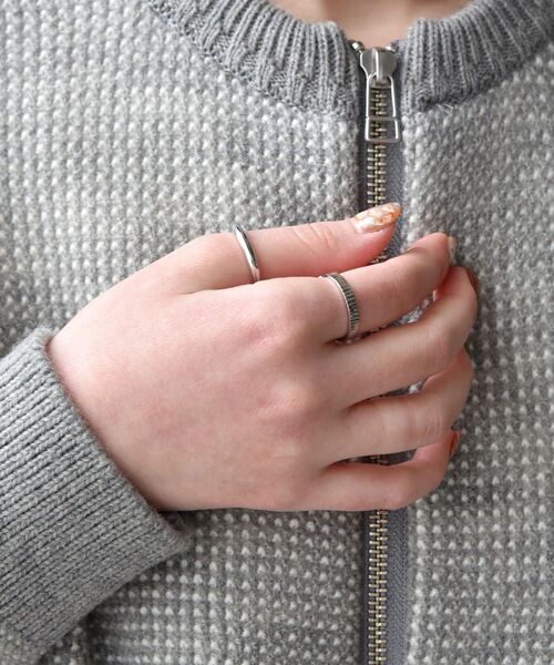 SHIPS（シップス）の「【WEB限定】SHIPS: 〈2点セット〉 デザイン リング（リング・メンズ・オフホワイト/ライトホワイト/ホワイト系/ストーン/ホワイト・ONE SIZE）」の7枚目の写真