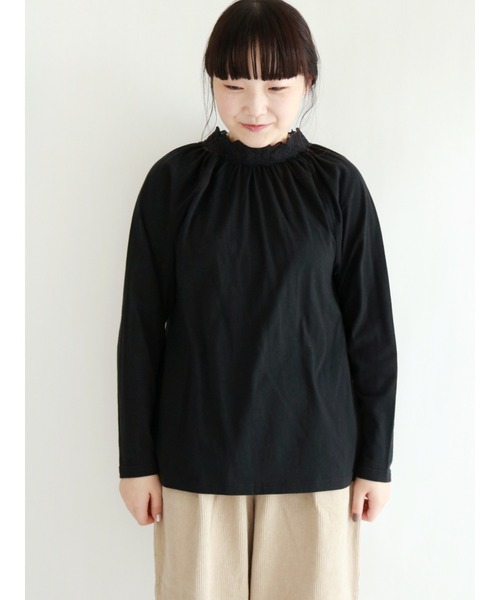 Samansa Mos2(サマンサ モスモス)の「襟レースギャザーカットソー(Tシャツ/カットソー・レディース・ブラック/ベージュ/オフホワイト・フリ-)」の2枚目の写真