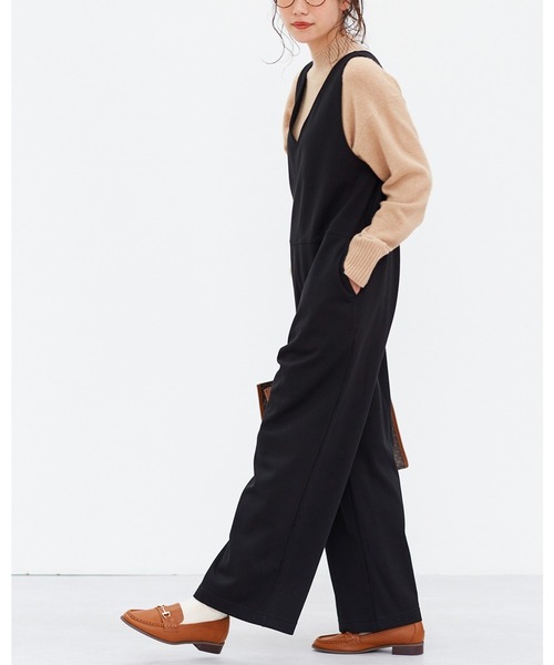 Live in comfort（リブインコンフォート）の「リブ　イン　コンフォート　ふんわり暖か　上品シルエットの裏起毛カットソーオールインワン（つなぎ/オールインワン・レディース・ブラック/カーキ・MEDIUM/LARGE/X-LARGE）」の3枚目の写真