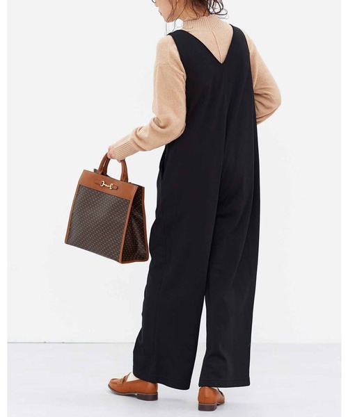 Live in comfort（リブインコンフォート）の「リブ　イン　コンフォート　ふんわり暖か　上品シルエットの裏起毛カットソーオールインワン（つなぎ/オールインワン・レディース・ブラック/カーキ・MEDIUM/LARGE/X-LARGE）」の4枚目の写真