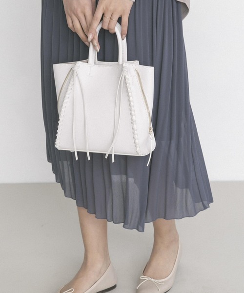 URBAN RESEARCH ROSSO（アーバンリサーチロッソ）の「サイドジップミニトート（トートバッグ・レディース・キャメル/グレー系その他/ホワイト・FREE）」の4枚目の写真