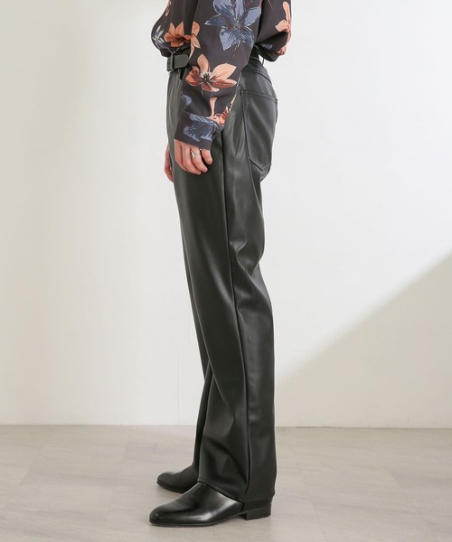 SENSE OF PLACE by URBAN RESEARCH(センスオブプレイスバイアーバンリサーチ)の「『セットアップ対応』 フェイクレザーストレートパンツ(その他パンツ・メンズ・ブラック・MEDIUM/LARGE)」の16枚目の写真