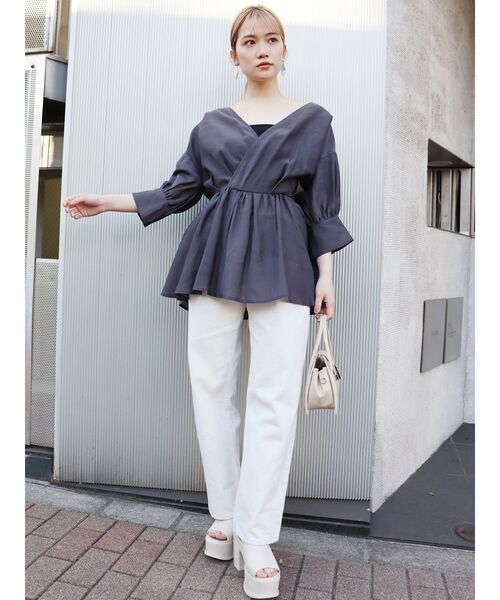 MURUA(ムルーア)の「ルーズストレートカラーパンツ(デニムパンツ・レディース・ブラック/オレンジ/アイボリー・1/2)」の10枚目の写真