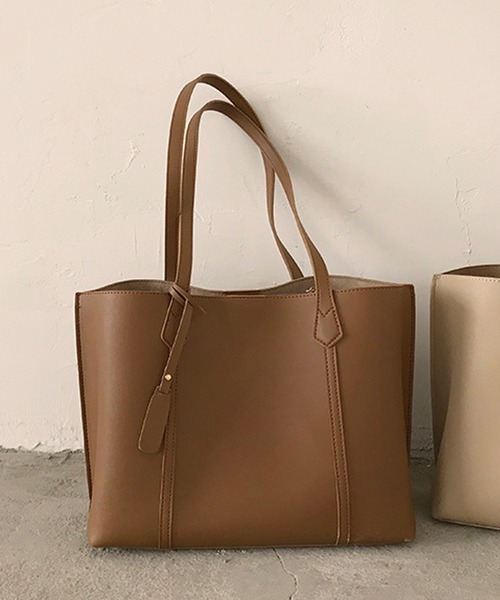 florist（フローリスト）の「【A4対応】シンプルデザインのPUレザーレディーストートバッグ/ショルダーバッグ（トートバッグ・レディース・ブラック/キャメル/ホワイト/ベージュ・FREE）」の7枚目の写真