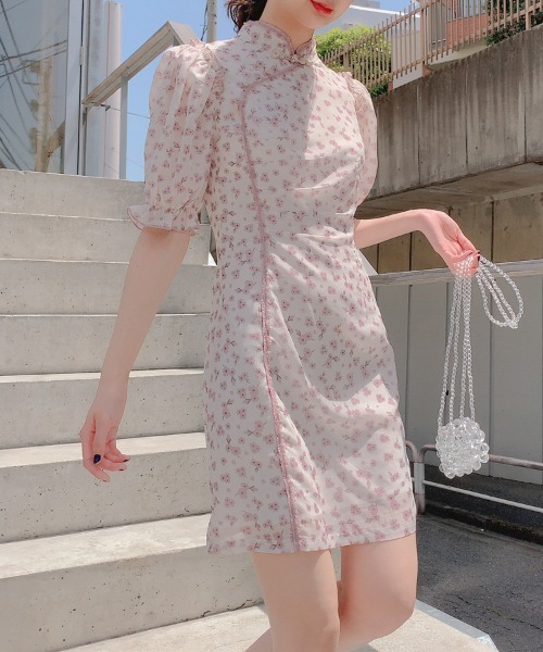 lissi Boutique(リージーブティック)の「【lissi boutique】フラワーチャイナパフスリーブミニワンピース(ワンピース・レディース・ピンク・FREE)」の6枚目の写真