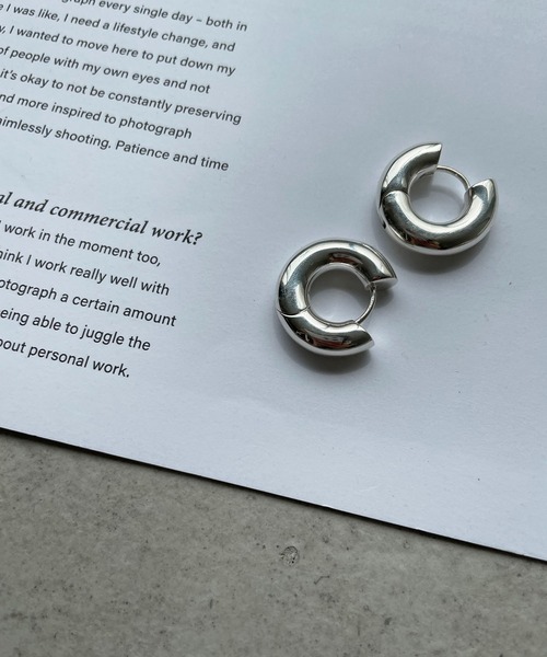 CANAL JEAN(キャナルジーン)の「Pt newボリュームフープピアス(ピアス(両耳用)・レディース・シルバー/ゴールド・ONE SIZE)」の3枚目の写真