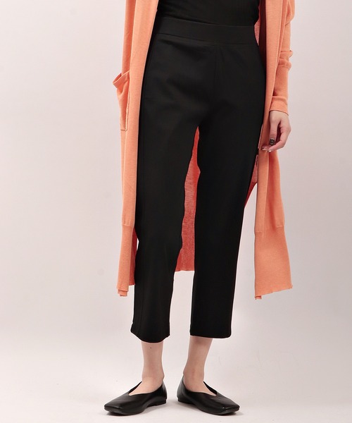 BRODIAEA(ブローディア)の「BRODIAEA ひんやり スリット入り ストレートパンツ (吸放湿+UVカット+接触冷感)(その他パンツ・レディース・ブラック/サンドベージュ/シルバーグレー/オフホワイト・42/40)」の3枚目の写真