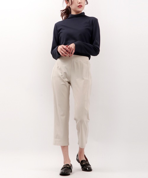 BRODIAEA(ブローディア)の「BRODIAEA ひんやり スリット入り ストレートパンツ (吸放湿+UVカット+接触冷感)(その他パンツ・レディース・ブラック/サンドベージュ/シルバーグレー/オフホワイト・42/40)」の7枚目の写真