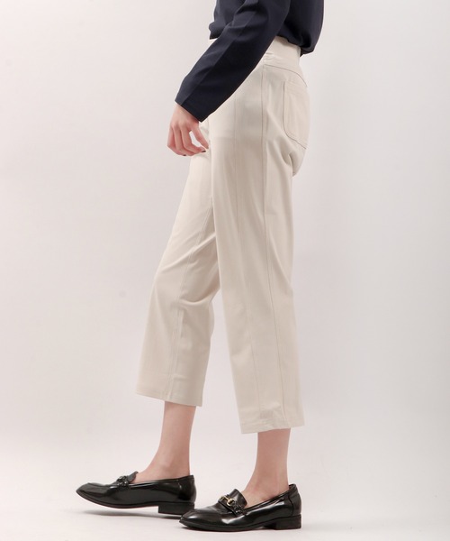 BRODIAEA(ブローディア)の「BRODIAEA ひんやり スリット入り ストレートパンツ (吸放湿+UVカット+接触冷感)(その他パンツ・レディース・ブラック/サンドベージュ/シルバーグレー/オフホワイト・42/40)」の5枚目の写真