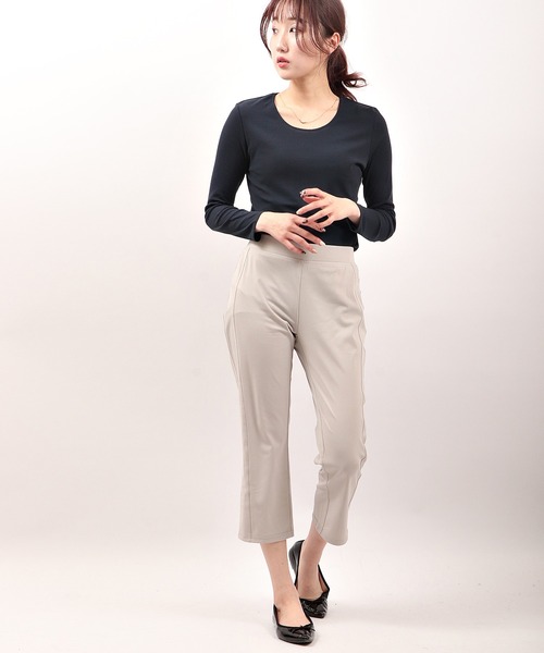 BRODIAEA(ブローディア)の「BRODIAEA ひんやり スリット入り ストレートパンツ (吸放湿+UVカット+接触冷感)(その他パンツ・レディース・ブラック/サンドベージュ/シルバーグレー/オフホワイト・42/40)」の11枚目の写真