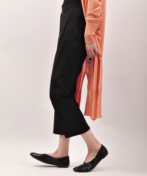 BRODIAEA(ブローディア)の「BRODIAEA ひんやり スリット入り ストレートパンツ (吸放湿+UVカット+接触冷感)(その他パンツ・レディース・ブラック/サンドベージュ/シルバーグレー/オフホワイト・42/40)」の15枚目の写真