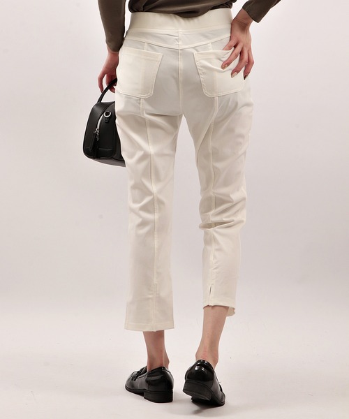 BRODIAEA(ブローディア)の「BRODIAEA ひんやり スリット入り ストレートパンツ (吸放湿+UVカット+接触冷感)(その他パンツ・レディース・ブラック/サンドベージュ/シルバーグレー/オフホワイト・42/40)」の19枚目の写真