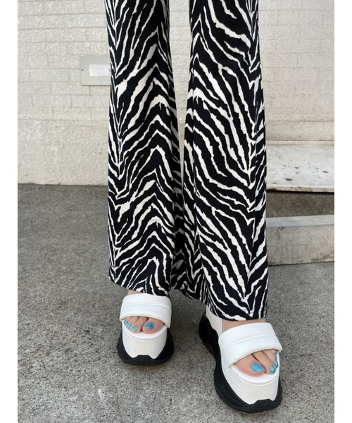 EGOIST（エゴイスト）の「ストレッチアニマルフレアパンツ（その他パンツ・レディース・ブラック/ブラウン・FREE）」の18枚目の写真