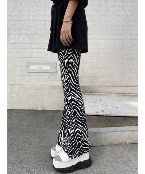 EGOIST（エゴイスト）の「ストレッチアニマルフレアパンツ（その他パンツ・レディース・ブラック/ブラウン・FREE）」の15枚目の写真