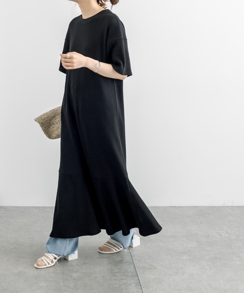 PUAL CE CIN（ピュアルセシン）の「【WEB限定】ペプラムマキシ半袖ワンピース（ワンピース・レディース・チャコールグレー/ブラック/オートミール・FREE）」の8枚目の写真