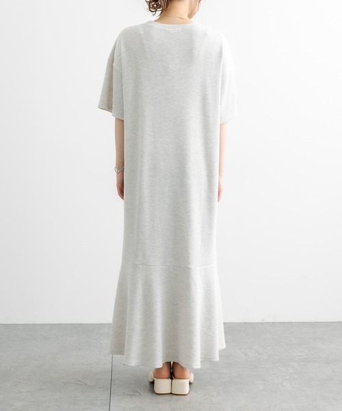 PUAL CE CIN（ピュアルセシン）の「【WEB限定】ペプラムマキシ半袖ワンピース（ワンピース・レディース・チャコールグレー/ブラック/オートミール・FREE）」の15枚目の写真