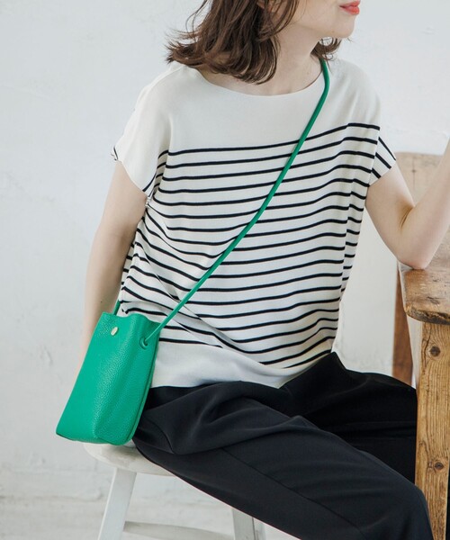 OPAQUE.CLIP（オペークドットクリップ）の「◆軽量シュリンクミニショルダー（ショルダーバッグ・レディース・ブラック/ダークグリーン/オフホワイト・00）」の3枚目の写真