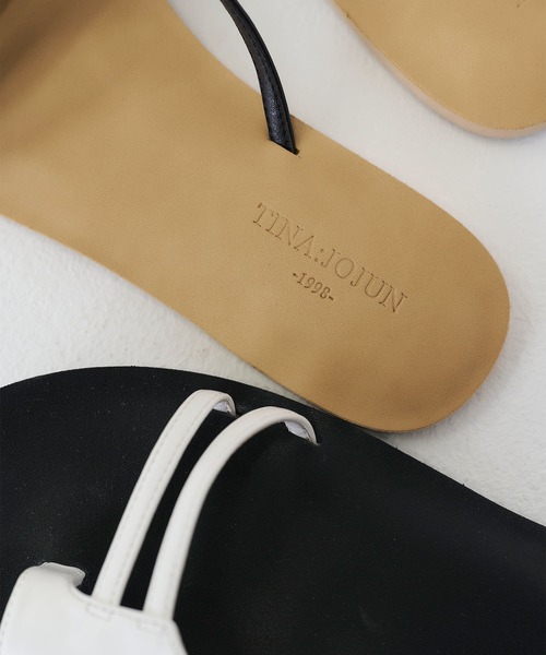 TINA:JOJUN(ティーナジョジュン)の「アシンメトリー フラットサンダル TINA:JOJUN(サンダル・レディース・ホワイト/ブラック・S/M/L)」の13枚目の写真