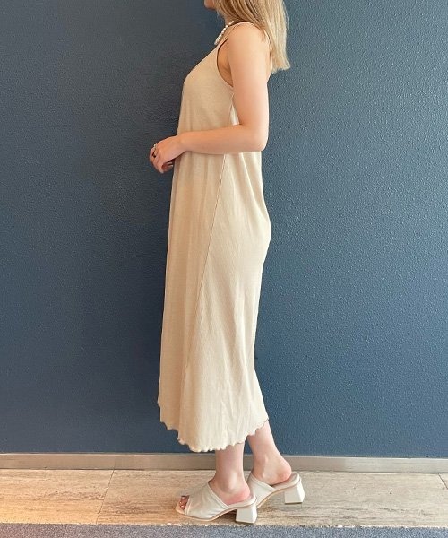 AS KNOW AS PINKY(アズノゥアズピンキー)の「大活躍カップ付コードキャミワンピース(ワンピース・レディース・サンドベージュ/モカ/チャコールグレー・FREE)」の16枚目の写真