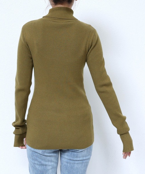 andme(アンドミー)の「無地/ボーダー長袖タートルネック指穴リブニットトップス(ニット/セーター・レディース・ブラック/レッド/オフホワイト/ピンク/ライム/モカ/ホワイト×ブラック/ブルー系その他/オレンジ/ブラウン/カーキオリーブ/ブラック×ホワイト/ベージュ系その他・M/L)」の18枚目の写真