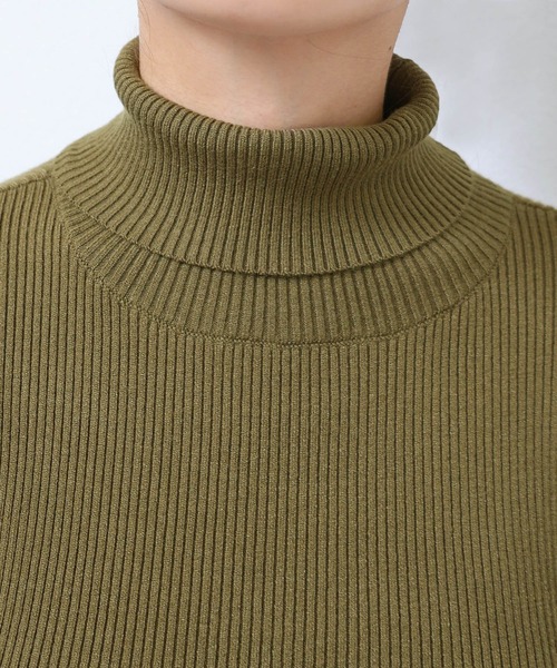 andme(アンドミー)の「無地/ボーダー長袖タートルネック指穴リブニットトップス(ニット/セーター・レディース・ブラック/レッド/オフホワイト/ピンク/ライム/モカ/ホワイト×ブラック/ブルー系その他/オレンジ/ブラウン/カーキオリーブ/ブラック×ホワイト/ベージュ系その他・M/L)」の19枚目の写真