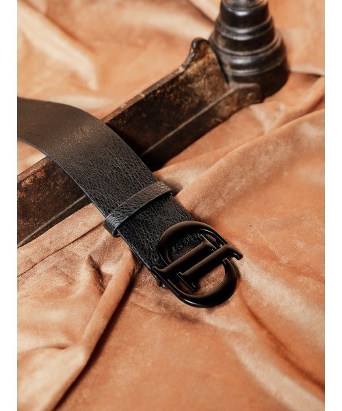 Darich(ダーリッチ)の「Dモチーフマットレザーベルト(ベルト・レディース・ブラック/ブラウン/アイボリー・FREE)」の3枚目の写真