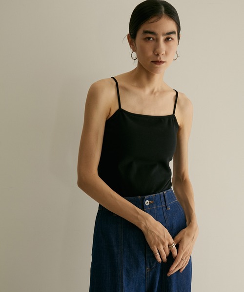 SALON adam et rope'(サロン アダム エ ロペ)の「バックデザインストレッチテレコキャミソール(キャミソール・レディース・ブラック/ベージュ/ブルー・FREE)」の2枚目の写真