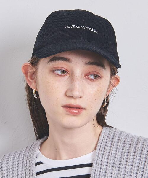 UNITED ARROWS(ユナイテッドアローズ)の「EMB コーデュロイ キャップ(キャップ・レディース・ブラック/ダークブラウン/ベージュ・FREE)」の2枚目の写真