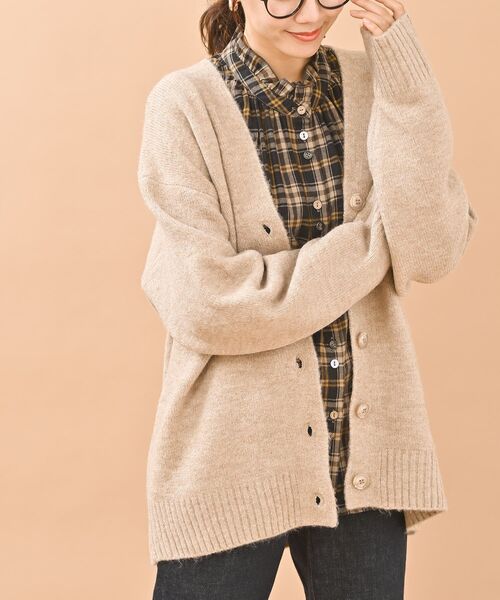 rps(アールピーエス)の「Vネックニットカーディガン(カーディガン/ボレロ・レディース・ブラック/オートミール/ベージュ/ラベンダー・M)」の3枚目の写真