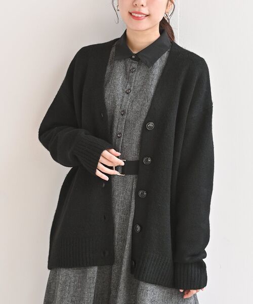 rps(アールピーエス)の「Vネックニットカーディガン(カーディガン/ボレロ・レディース・ブラック/オートミール/ベージュ/ラベンダー・M)」の2枚目の写真