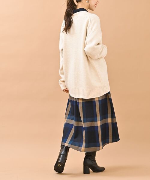 rps(アールピーエス)の「Vネックニットカーディガン(カーディガン/ボレロ・レディース・ブラック/オートミール/ベージュ/ラベンダー・M)」の10枚目の写真