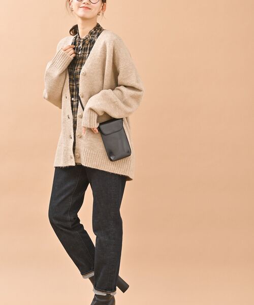 rps(アールピーエス)の「Vネックニットカーディガン(カーディガン/ボレロ・レディース・ブラック/オートミール/ベージュ/ラベンダー・M)」の16枚目の写真