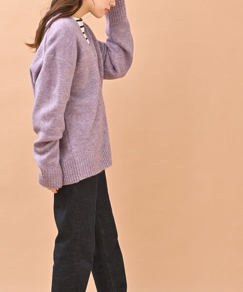 rps(アールピーエス)の「Vネックニットカーディガン(カーディガン/ボレロ・レディース・ブラック/オートミール/ベージュ/ラベンダー・M)」の8枚目の写真