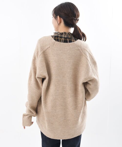 rps(アールピーエス)の「Vネックニットカーディガン(カーディガン/ボレロ・レディース・ブラック/オートミール/ベージュ/ラベンダー・M)」の9枚目の写真