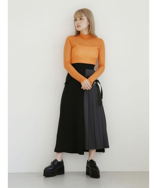 MURUA（ムルーア）の「プリーツアシメフレアスカート（スカート・レディース・ブラック/ベージュ・1/2）」の4枚目の写真