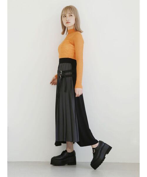 MURUA（ムルーア）の「プリーツアシメフレアスカート（スカート・レディース・ブラック/ベージュ・1/2）」の5枚目の写真